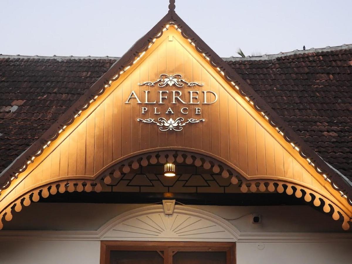 Alfred Place Kochi Luaran gambar