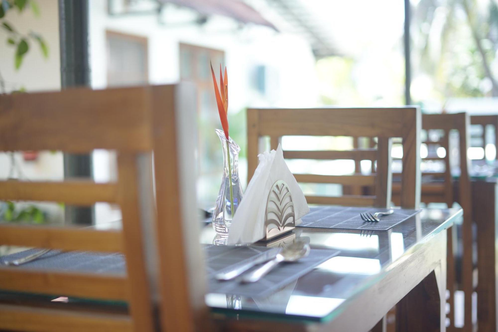 Alfred Place Kochi Luaran gambar