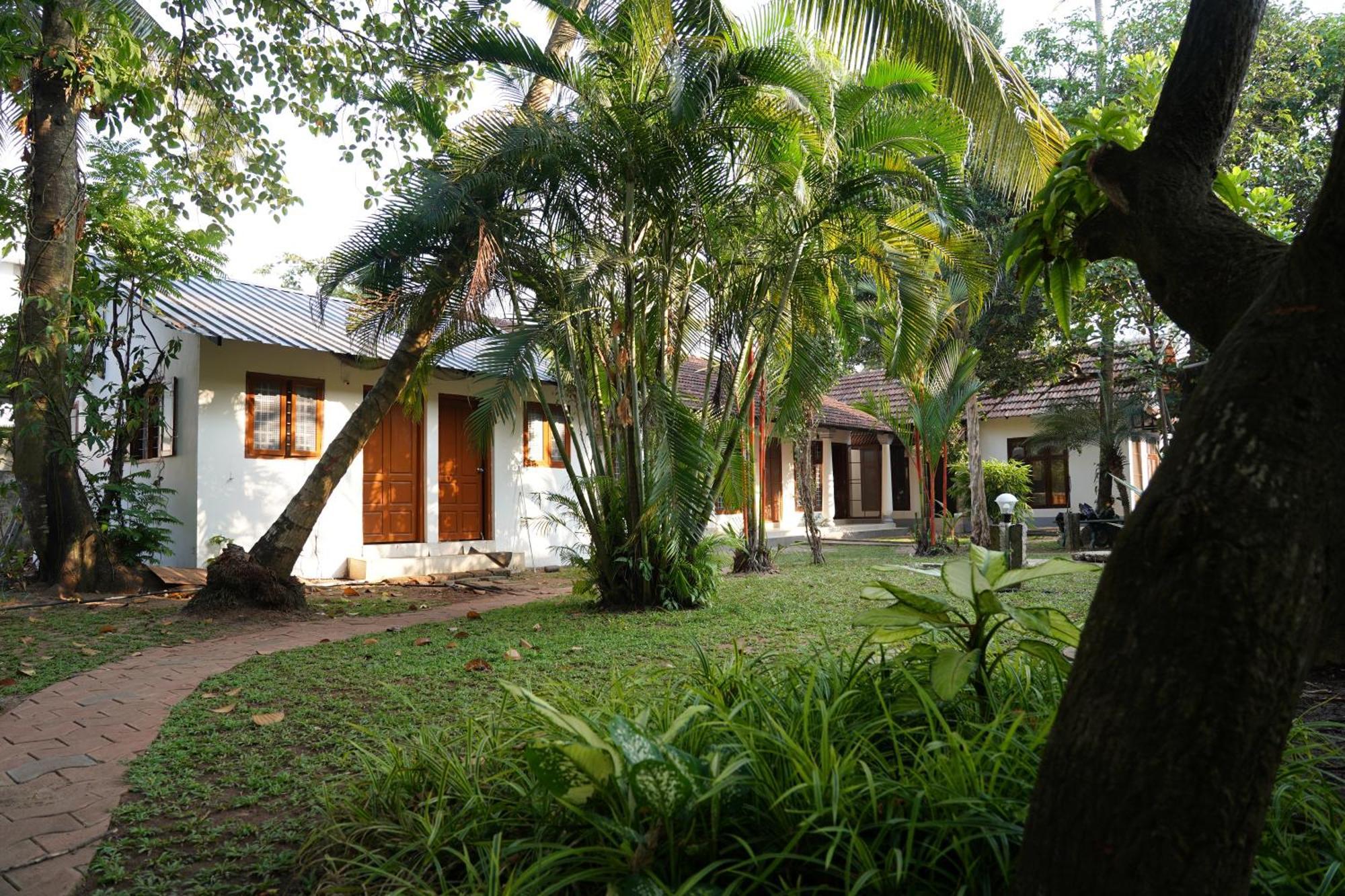 Alfred Place Kochi Luaran gambar