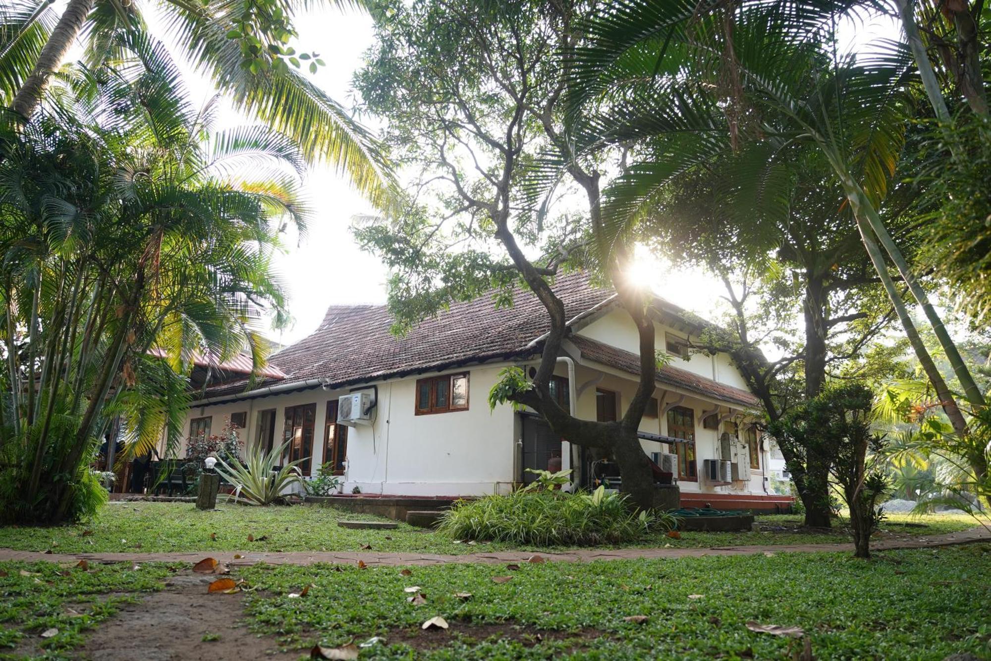 Alfred Place Kochi Luaran gambar