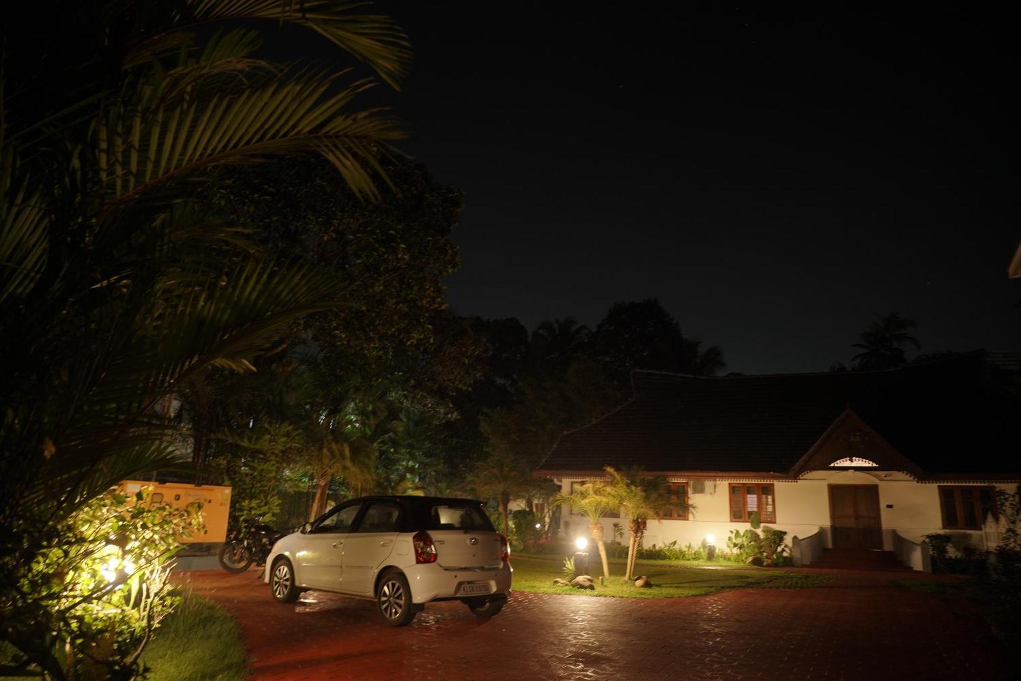 Alfred Place Kochi Luaran gambar